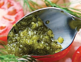Raw cultured garlic flowers